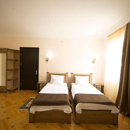 Log Inn Boutique Hotel Tbilisi Buitenkant foto