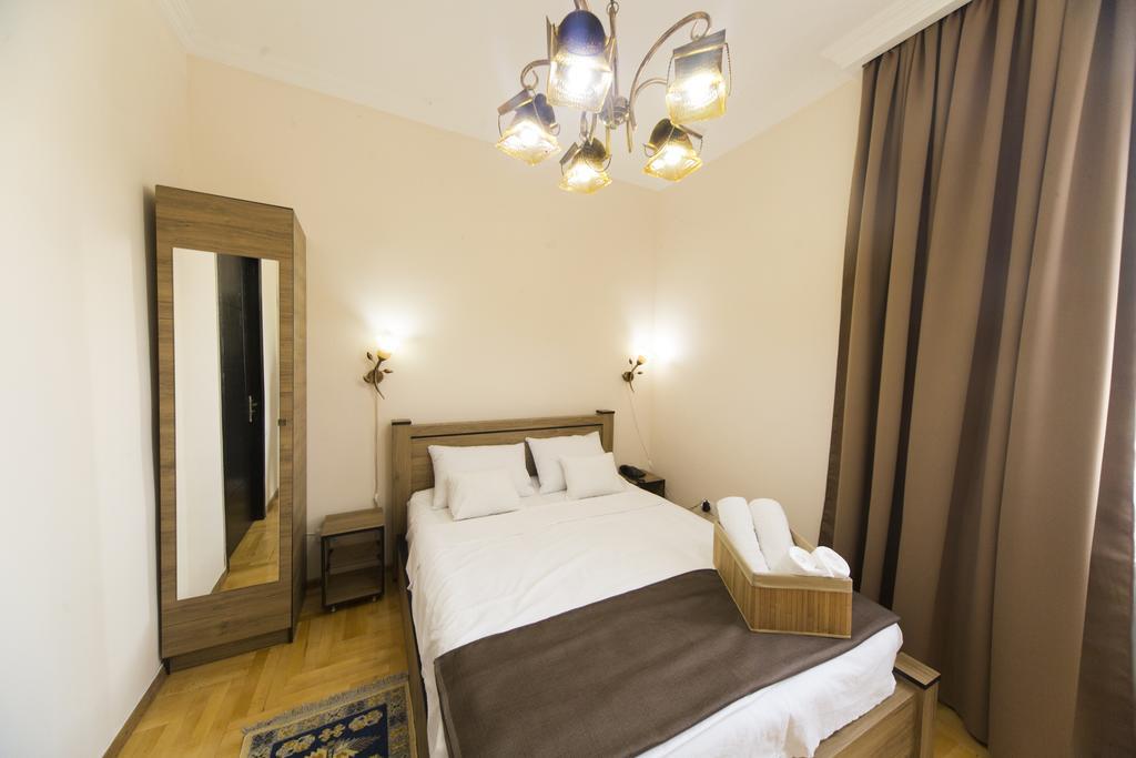 Log Inn Boutique Hotel Tbilisi Buitenkant foto
