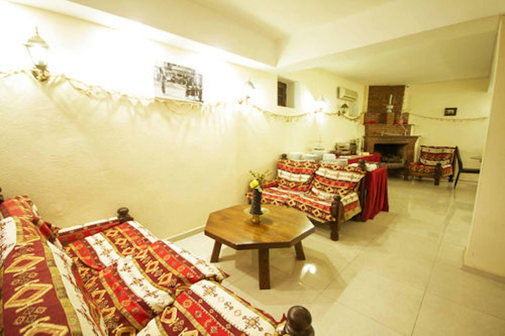 Log Inn Boutique Hotel Tbilisi Buitenkant foto