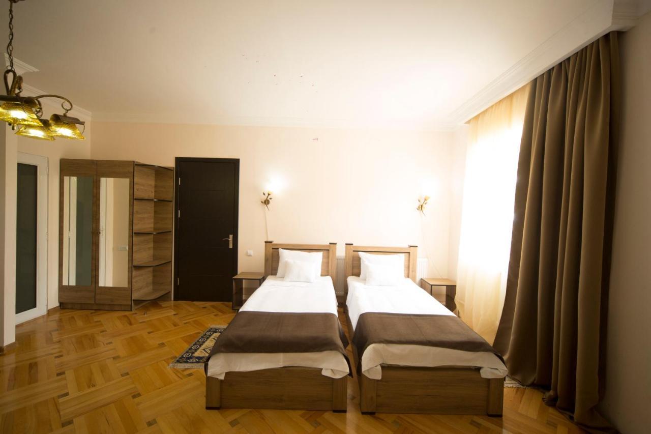 Log Inn Boutique Hotel Tbilisi Buitenkant foto