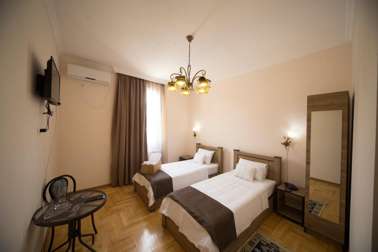 Log Inn Boutique Hotel Tbilisi Buitenkant foto
