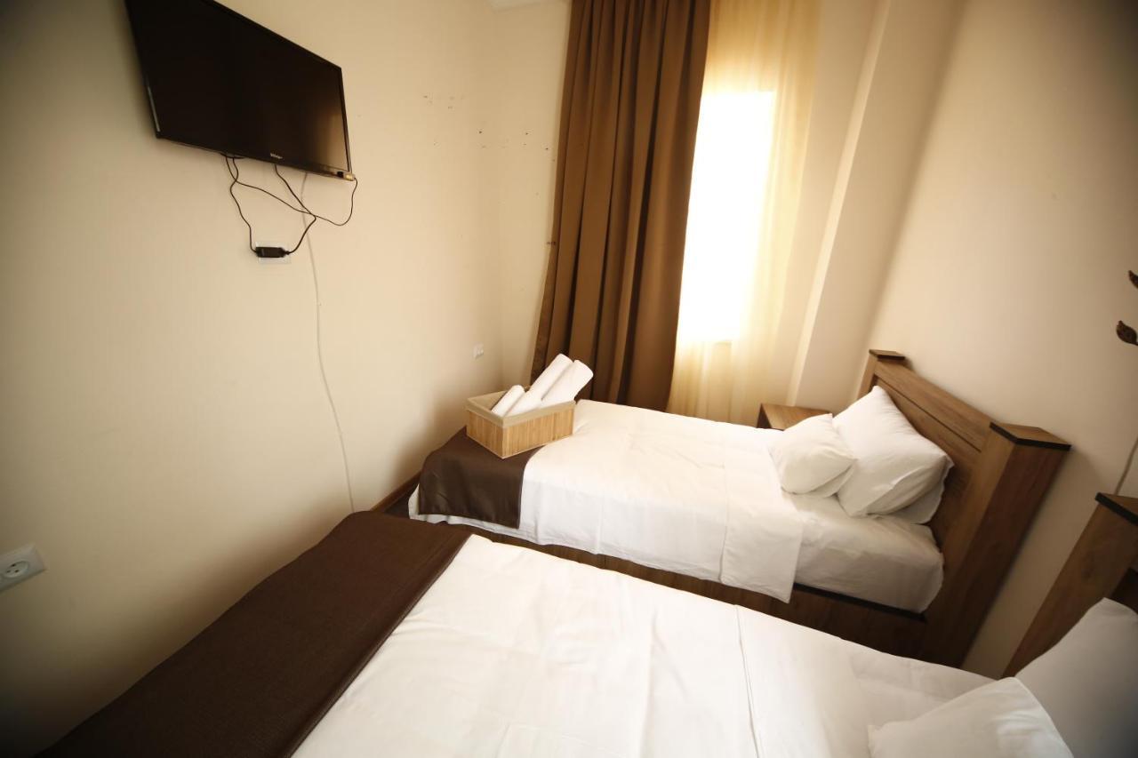 Log Inn Boutique Hotel Tbilisi Buitenkant foto