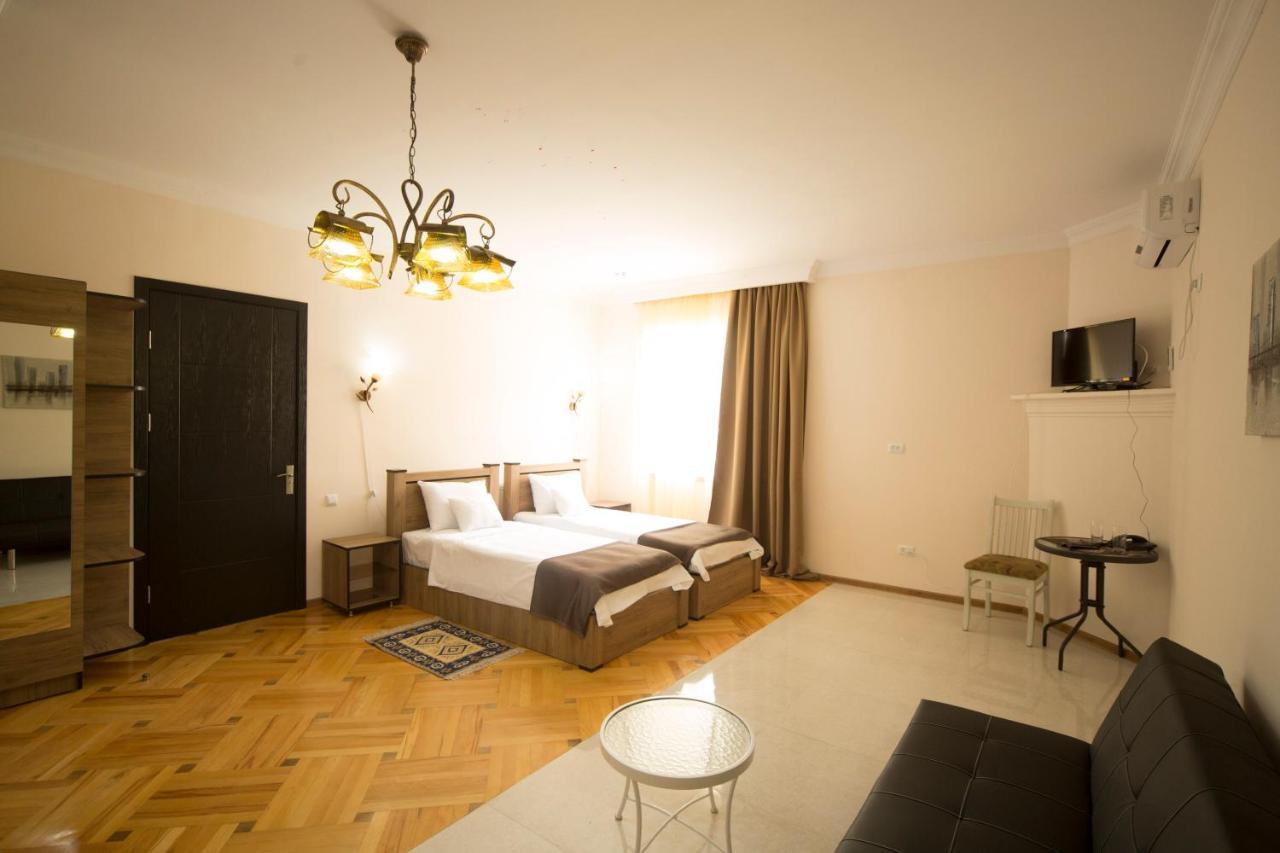 Log Inn Boutique Hotel Tbilisi Buitenkant foto