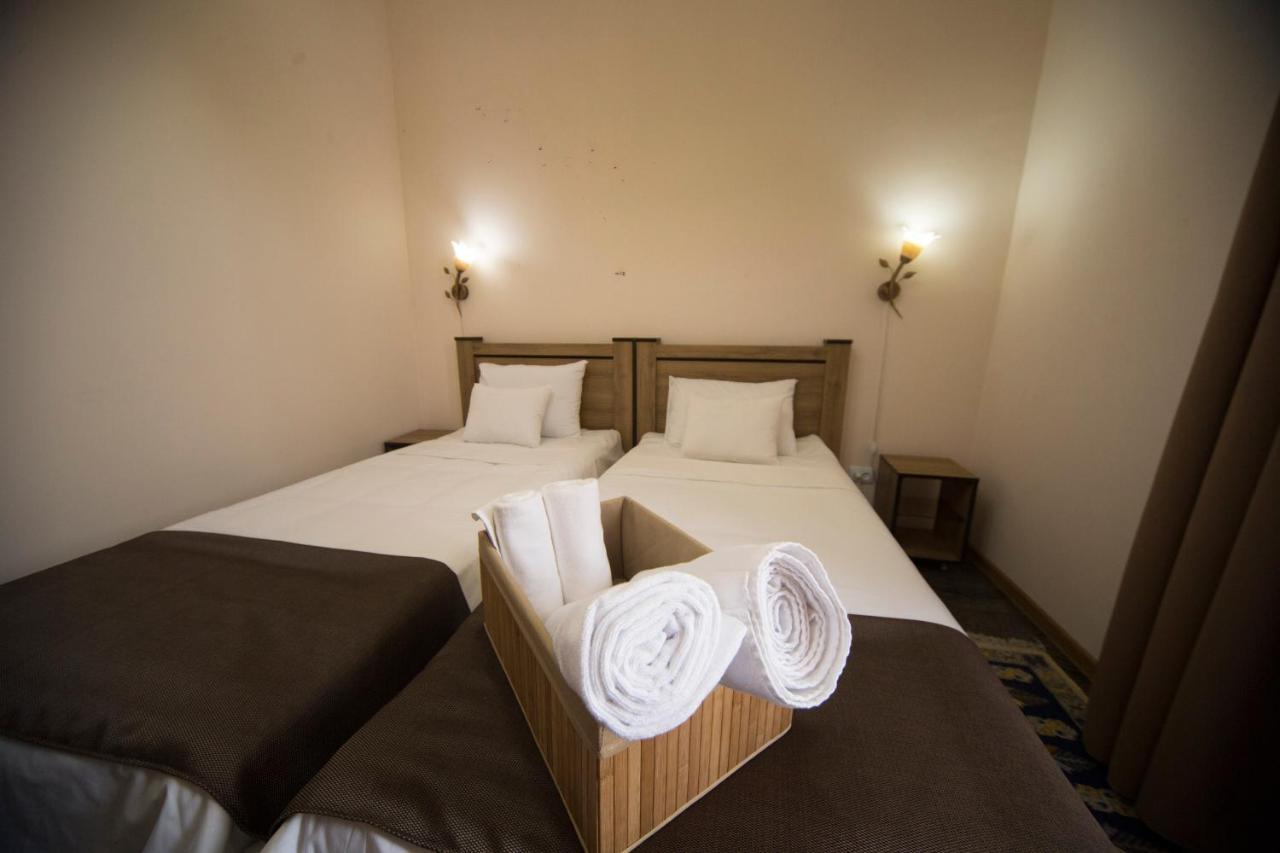 Log Inn Boutique Hotel Tbilisi Buitenkant foto